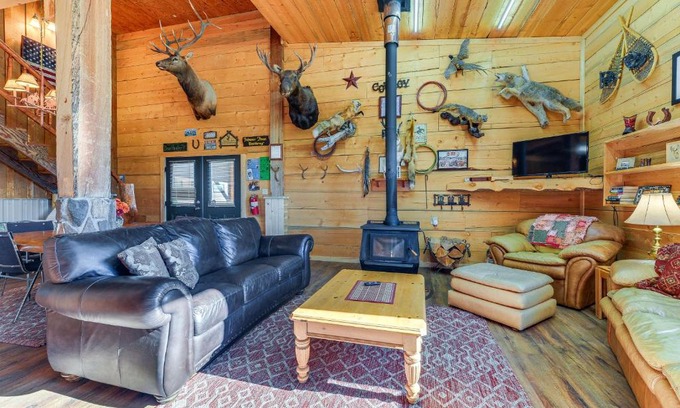 Cora House | Charming Cora Studio Cabin with Wind River Mountain Views