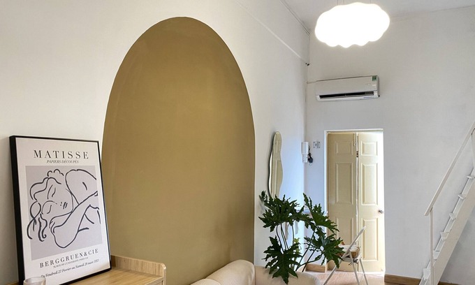 Dong Khoi Apartment | Inviting Balcony Retreat with City Views in Saigon Centre