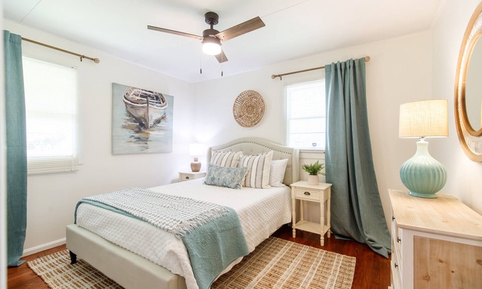 Valdosta House | Charming Cherokee Cottage: 3 Bedrooms with Ocean Views