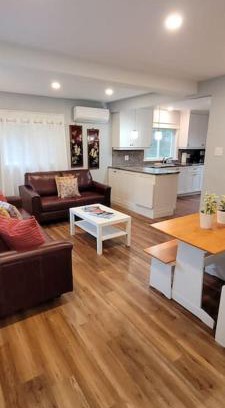 Timberlea House | Charming Cottage Near the City with Family-Friendly Perks