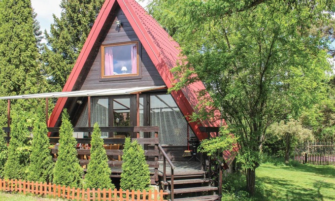 Olsztynek House | Tranquil Cottage Retreat with Lake View and Spa Amenities