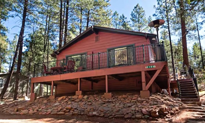Strawberry Cottage | Charming Cottage Retreat in Peaceful Forest Neighborhood