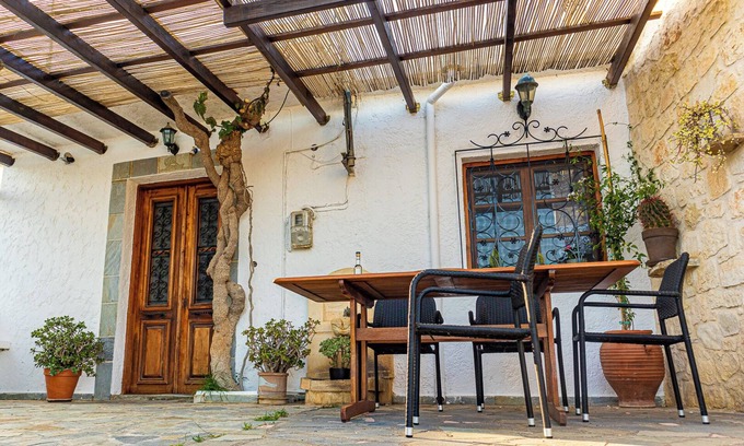 Makrilia Cottage | Charming Cottage Near Beaches, Perfect for Family Getaways