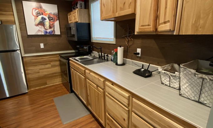 Webberville Cottage | Inviting Country Cottage with Hot Tub, 20 Minutes from Austin