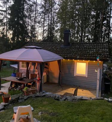 Edsbro House | Cozy cottage in the woods near lake & sauna