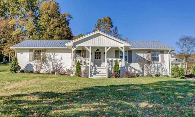 Franklin House | Inviting Cottage Retreat on Mini Farm in Franklin, TN