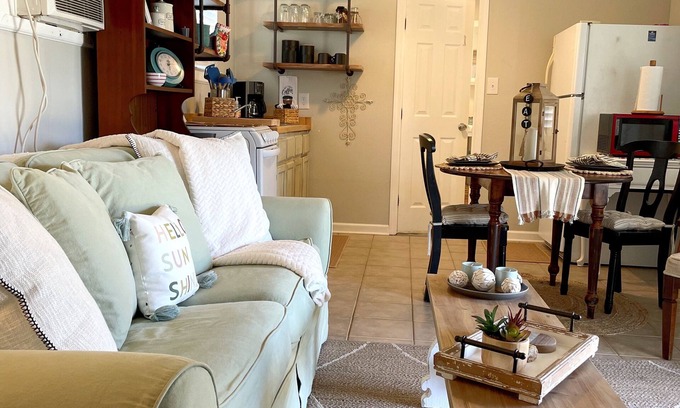 Bay St Louis Cottage | Charming Cottage near Old Town and Gulf Coast Beaches