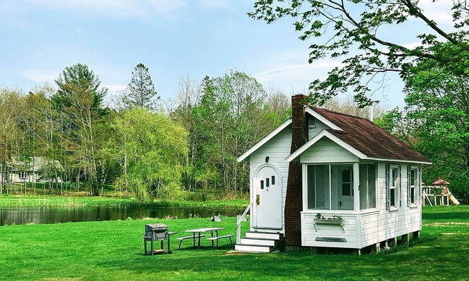 Bar Harbor Cottage | Cozy Cottage Minutes from Acadia National Park & Downtown Bar Harbor - Sleeps 6.