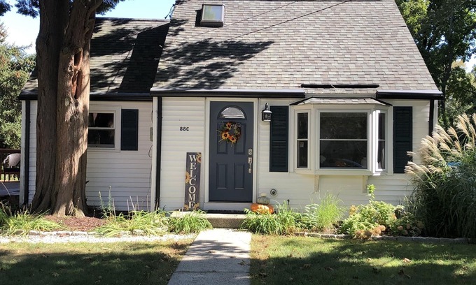 Clinton Cottage | Idyllic Cottage Steps from Clinton Marina & Hammonasset Park