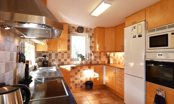 Harryda Municipality House | Charming Cottage Retreat with Oceanfront Views near Landvetter