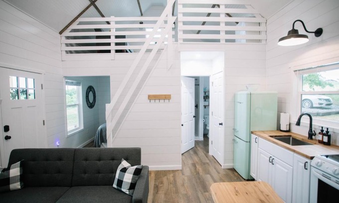 Dry Ridge House | Peaceful Tiny Home Retreat on a 250 Acre Dairy Farm