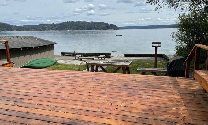 Potlatch Cabin | Pet-Friendly Cottage with Mt Rainier View - Guest Rated 9.8