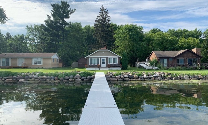 McFarland Cottage | Idyllic Cottage Retreat with Spa & Lake Views on Kegonsa