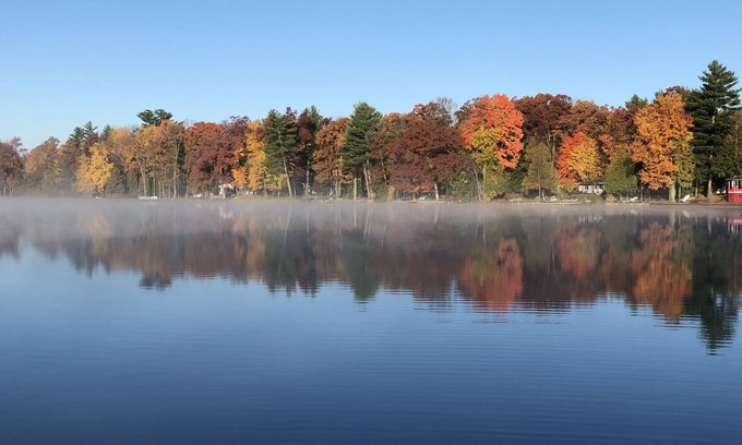 White Cloud Cottage | Charming Cottage Retreat at Robinson Lake with Spa Access