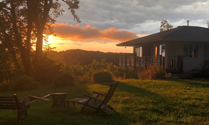 Maiden Rock Cottage | Inviting Cottage with Pool and Spa by Lake Pepin