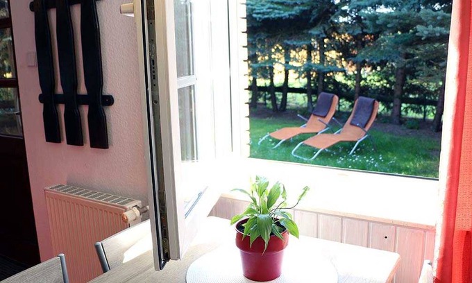 Kratzeburg Apartment | Charming Oceanfront Cottage Rotkäppchen - 9.6 Guest Rated
