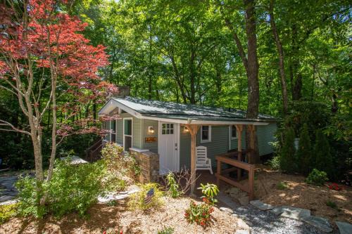 Boone House | Inviting Cottage for Families Seeking Comfort and Fun