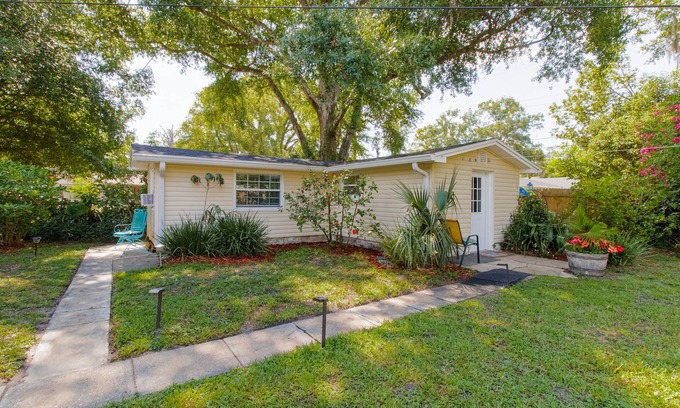 Lake Mary Cottage | Pet-Friendly Oceanfront Cottage with Exceptional Reviews