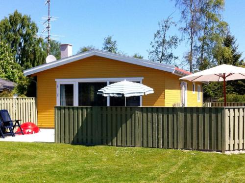 Marielyst House | Ideal Holiday Home for 6 in V ggerl se with Pet-Friendly Perks