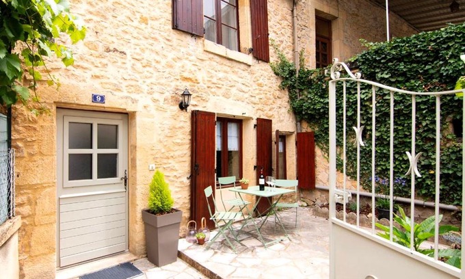 Sarlat-la-Caneda Historic Center House | Inviting Cottage with Garden in Sarlat's Medieval Center