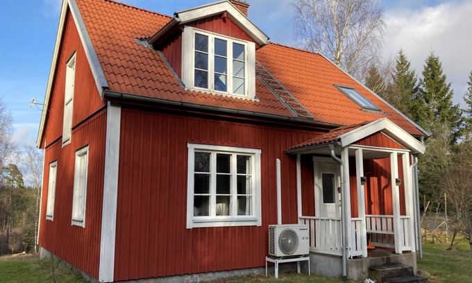 Unnaryd House | Cozy cottage with private location and nearby many lakes, Lidhult