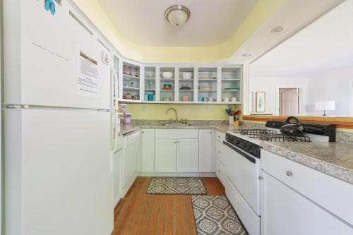 West Wing Estates House | Charming Cottage Retreat Near Lake Michigan Beach Access