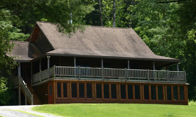 Sandgate Cabin | Inviting Country Cabin Retreat in Scenic Vermont
