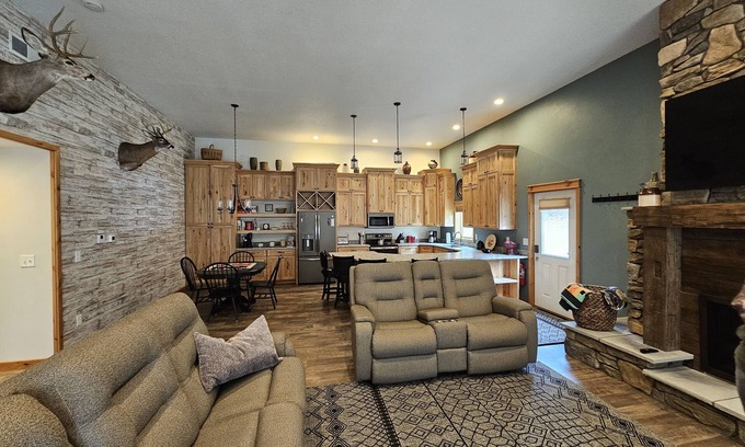 Sparta Cabin | Idyllic Country Retreat in Wisconsin's Scenic Driftless Region
