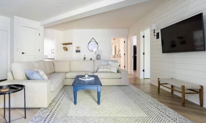 Zionsville Apartment | Inviting Country Guest Suite with Spa & Breakfast Included