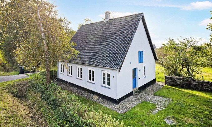 Soeby Villa | Charming Ærø Country House with Oceanfront Views