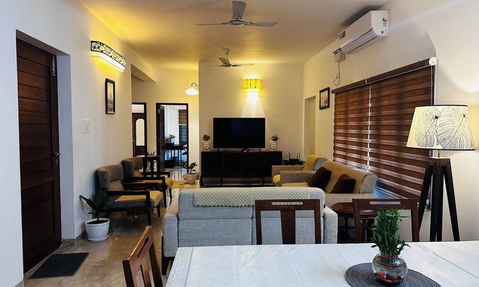 Pondicherry Beach Apartment | Cozy Cove Whitetown | Rock Beach | Puducherry