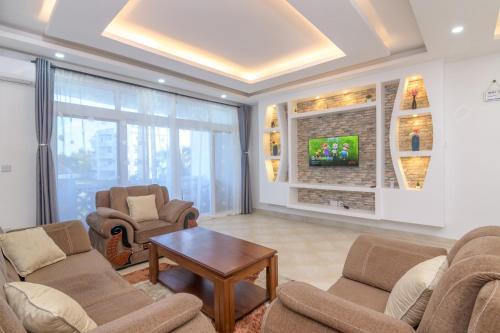 Malindi Apartment | Inviting Ocean View Retreat with Private Pool & Hot Tub