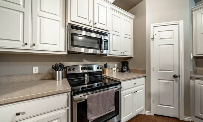 Lubbock House | Stylish 3BR/2BA Retreat in Cozy Cul-de-sac – Family Friendly