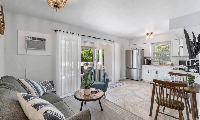 Boynton Beach House | Relaxing 1BR Retreat by Intracoastal Waterway
