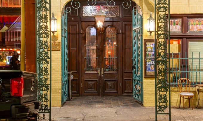Old East Hill House | Pet-Friendly East Hill Hideaway with Ocean Views