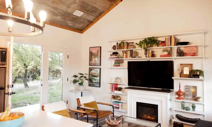 Austin Cottage | Charming Dog-Friendly Cottage Near Austin with Private Style