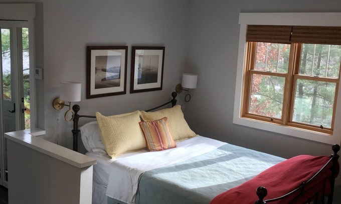 Kenilworth Apartment | Pet-Friendly Studio Apartment - Rated 10/10 by Guests