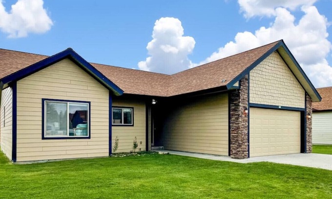 Donnelly Cabin | Pet-Friendly Donnelly Bungalow near Neighborhood Playground