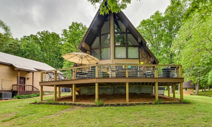 Dover House | Inviting Dover Home with Boat Dock, Fire Pit & Spa Amenities