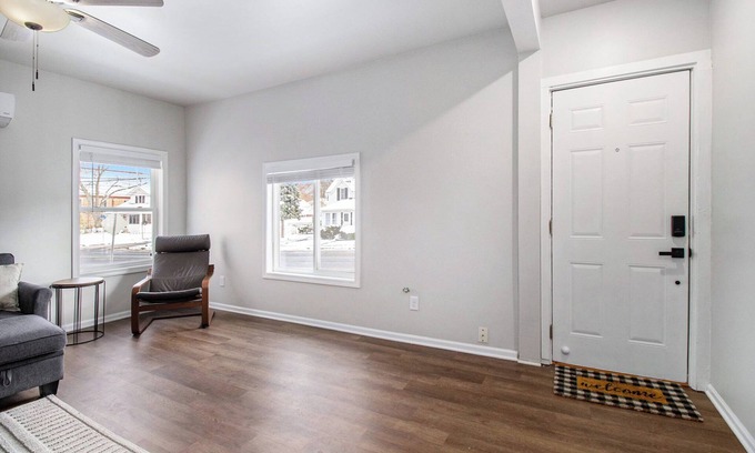 Kalamazoo Apartment | Cozy Downtown 1-bedroom Retreat in superb Kalamazoo with AC, WiFi