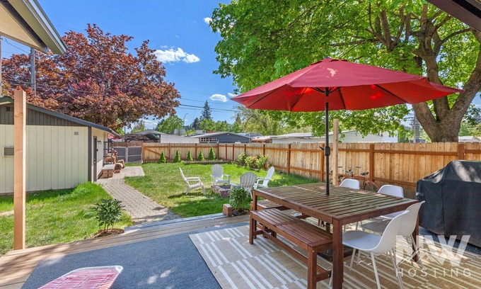 Coeur d'Alene House | Coeur d'Alene: Family-Friendly Escape with Ocean Views