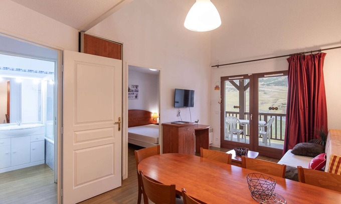 La Mongie Apartment | Inviting Apartment La Mongie with Kitchen for 7 Guests