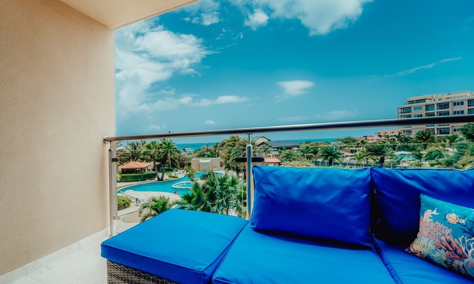 Oranjestad-West Condo | Inviting Eagle Beach View Condo with Pool and Spa Access