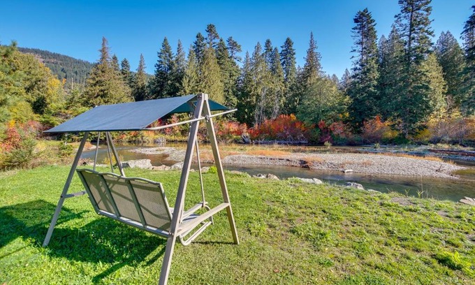 Cle Elum House | Comfortable Easton Cabin on the Beautiful Yakima River!