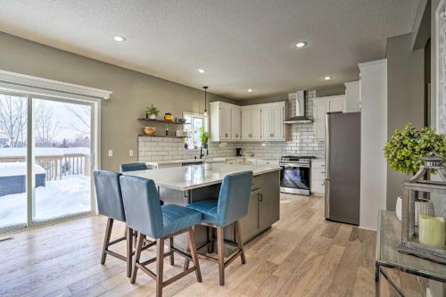 Eden Prairie House | Inviting Eden Prairie Retreat Near Twin Cities Attractions