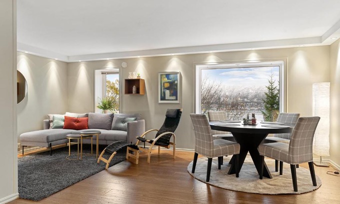 Tromso Apartment | Elegant 2-Bedroom Apartment with Parking and Scenic Views