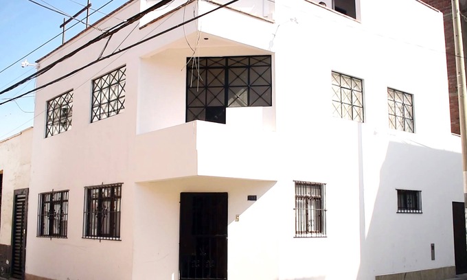 Chorrillos House | Cozy Entire House in Chorrillos with Garage. Pet Friendly!