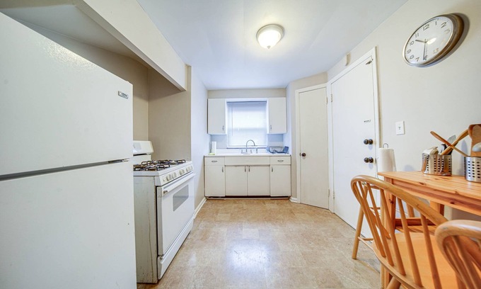 Euclid Apartment | Inviting Euclid Apartment with Oceanfront Views Near Downtown