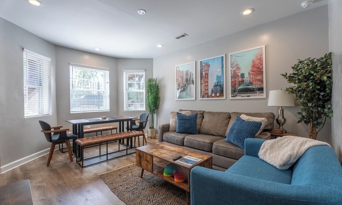Avondale Apartment | Bright & Clean Apartment Overlooking a Beautiful Park