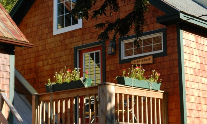 North Conway Condo | Inviting Family and Pet-Friendly Retreat in North Conway